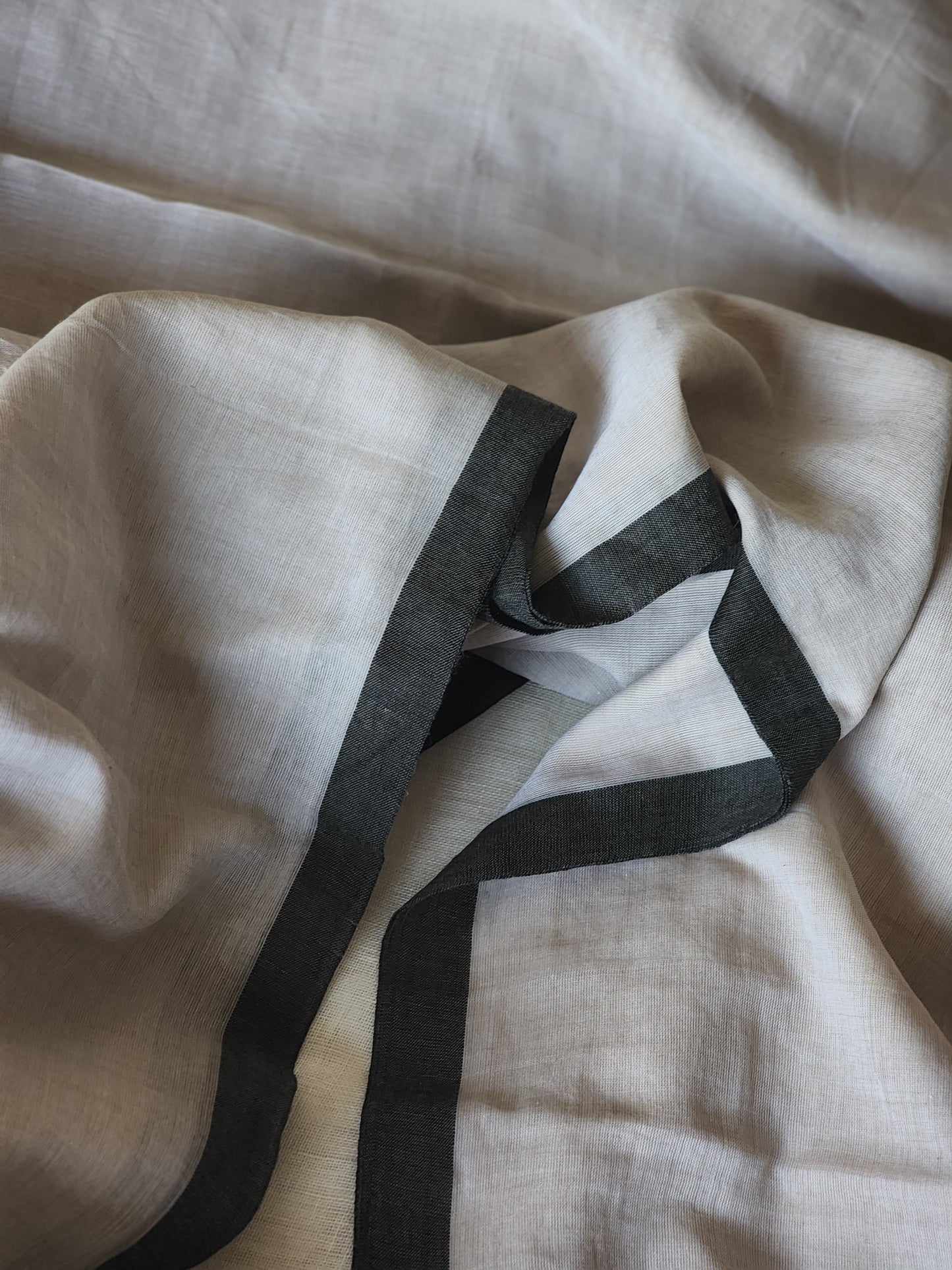 Grey mulmul cotton saree