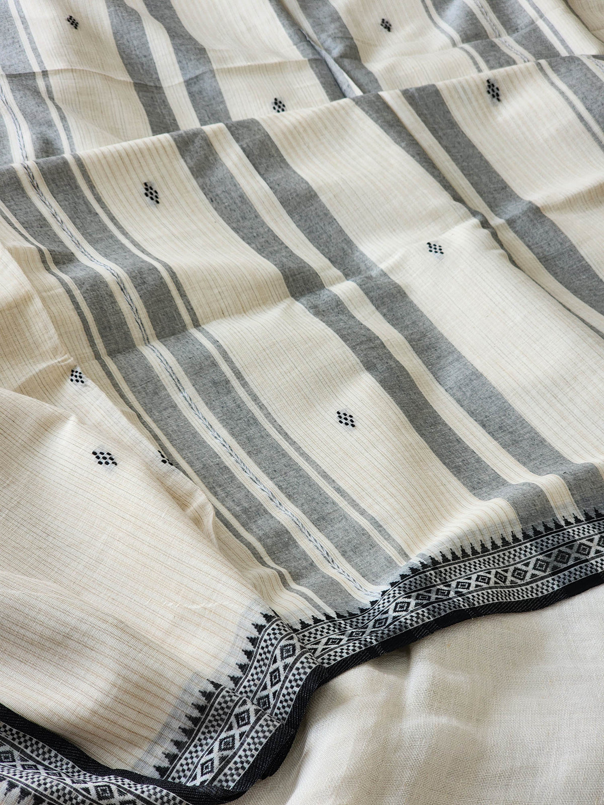 Cream Dhonekhali Cotton Saree