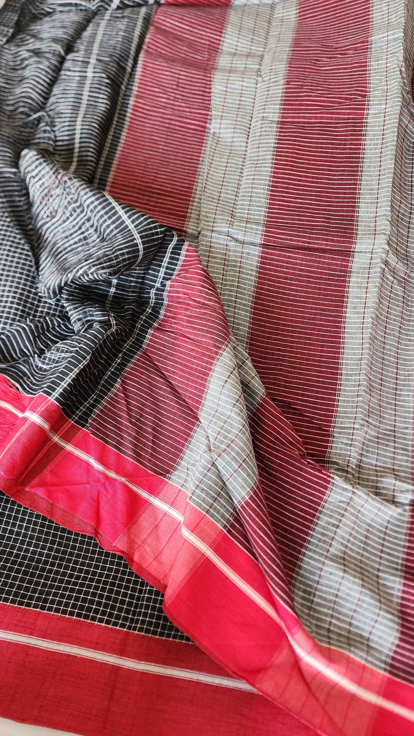 Black patteda anchu cotton saree