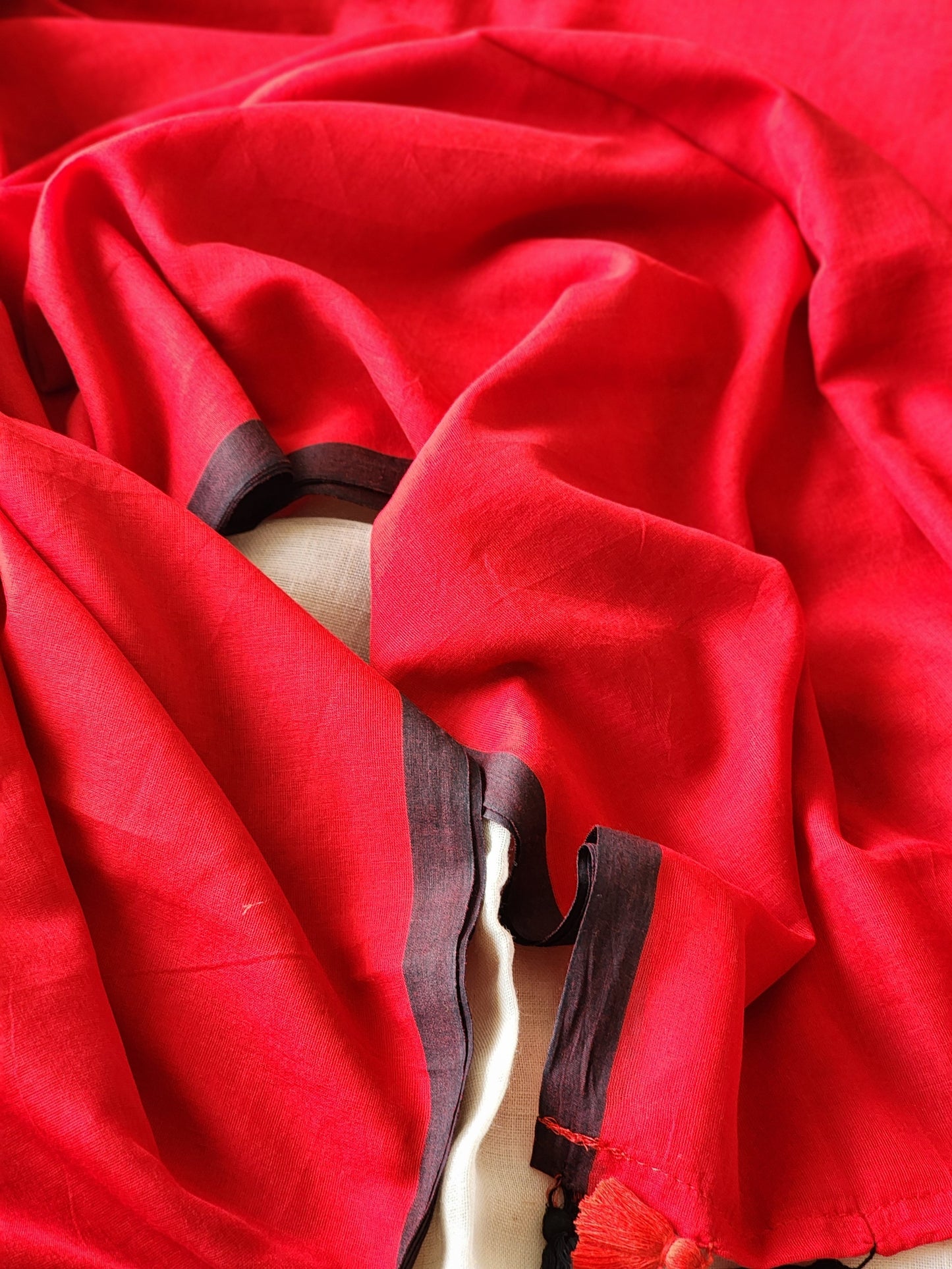 Red mulmul cotton saree