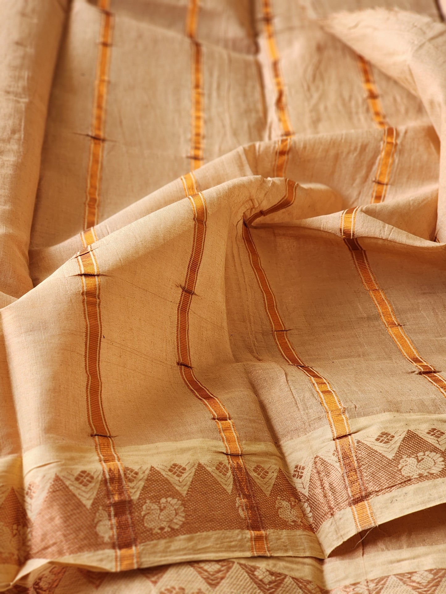 Beige sungudi cotton tissue saree