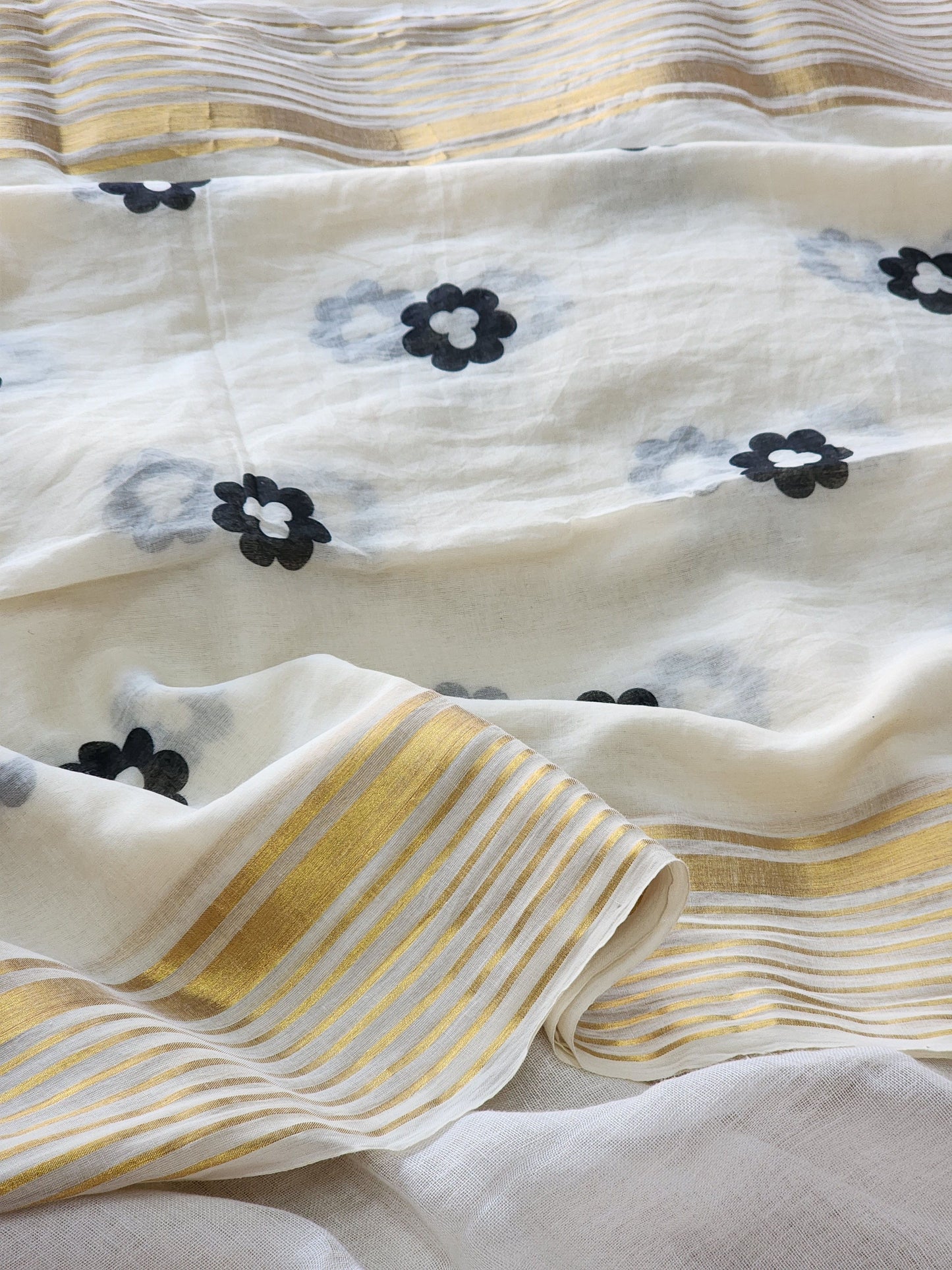 Off white mulmul cotton saree