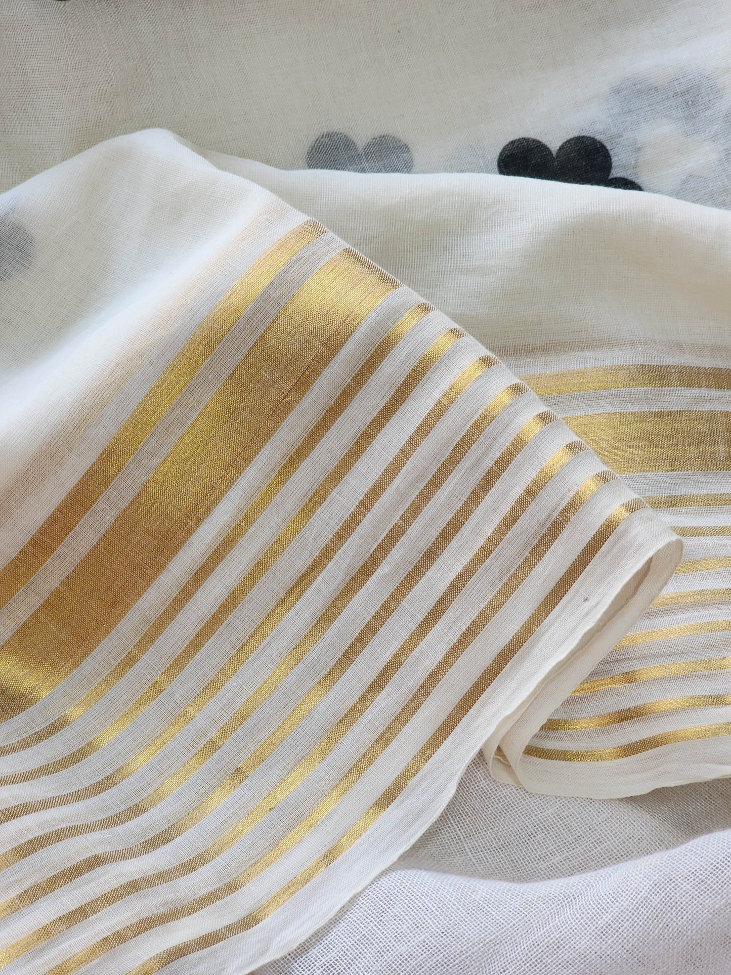Off white mulmul cotton saree