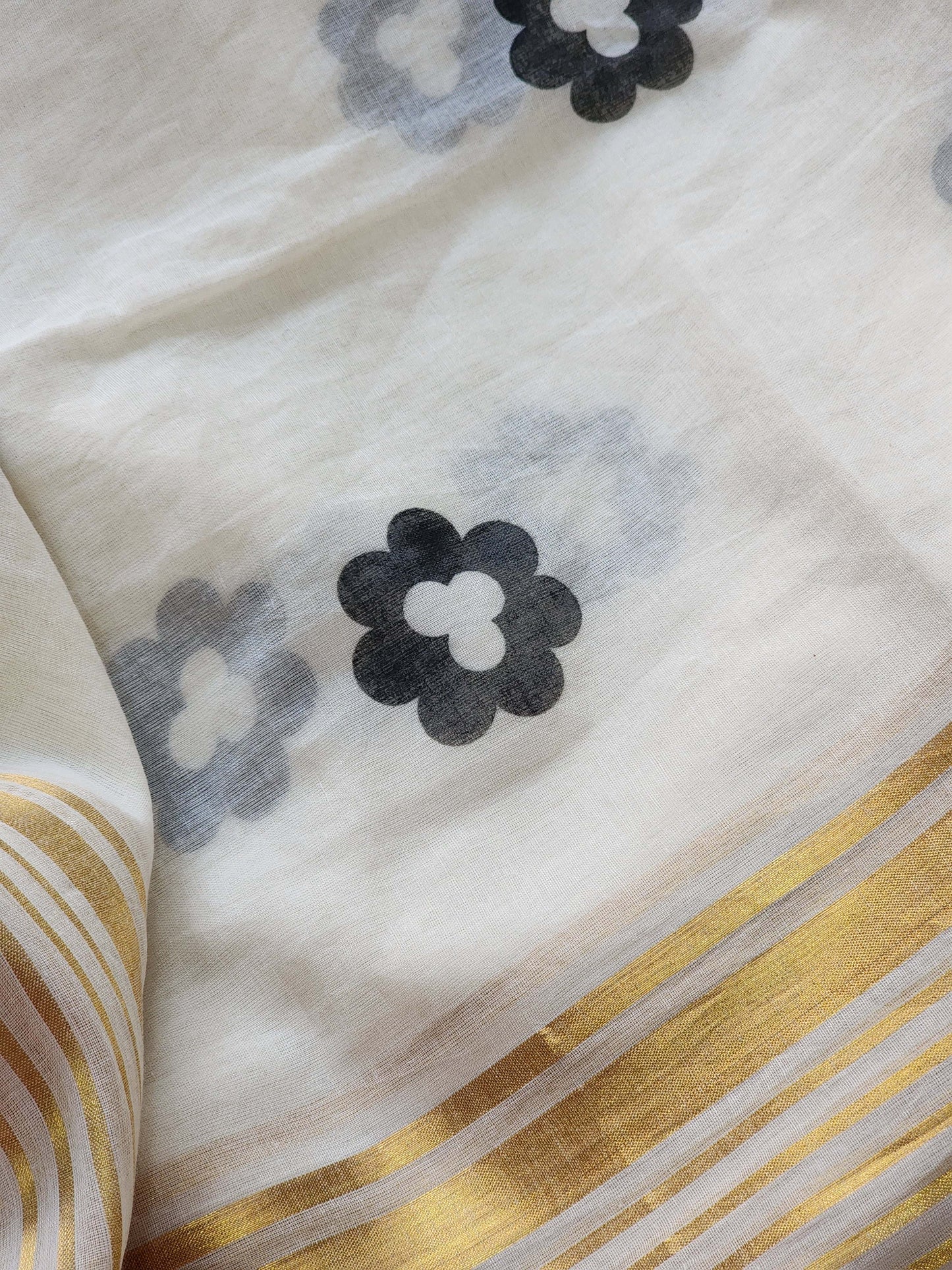Off white mulmul cotton saree