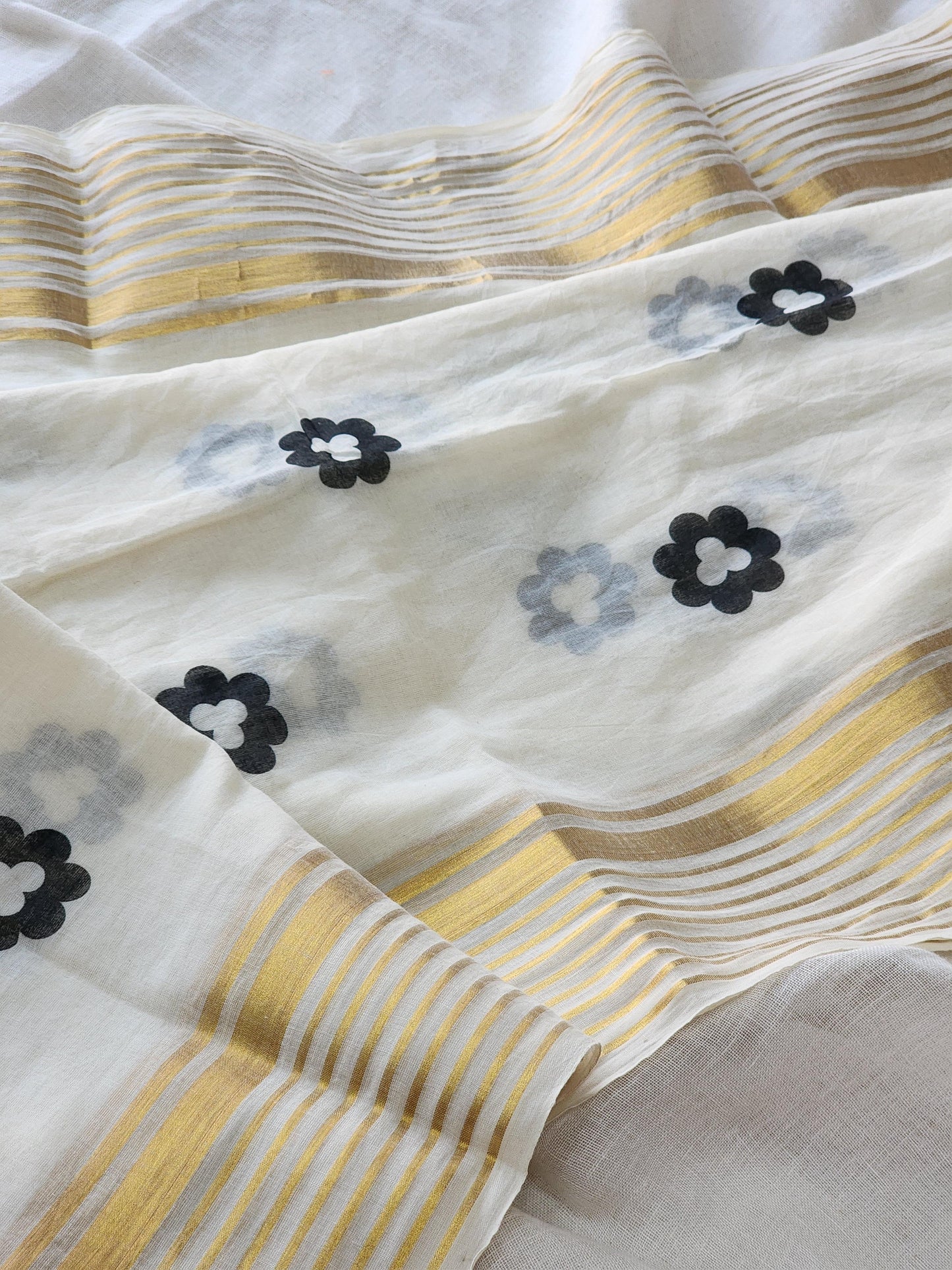 Off white mulmul cotton saree