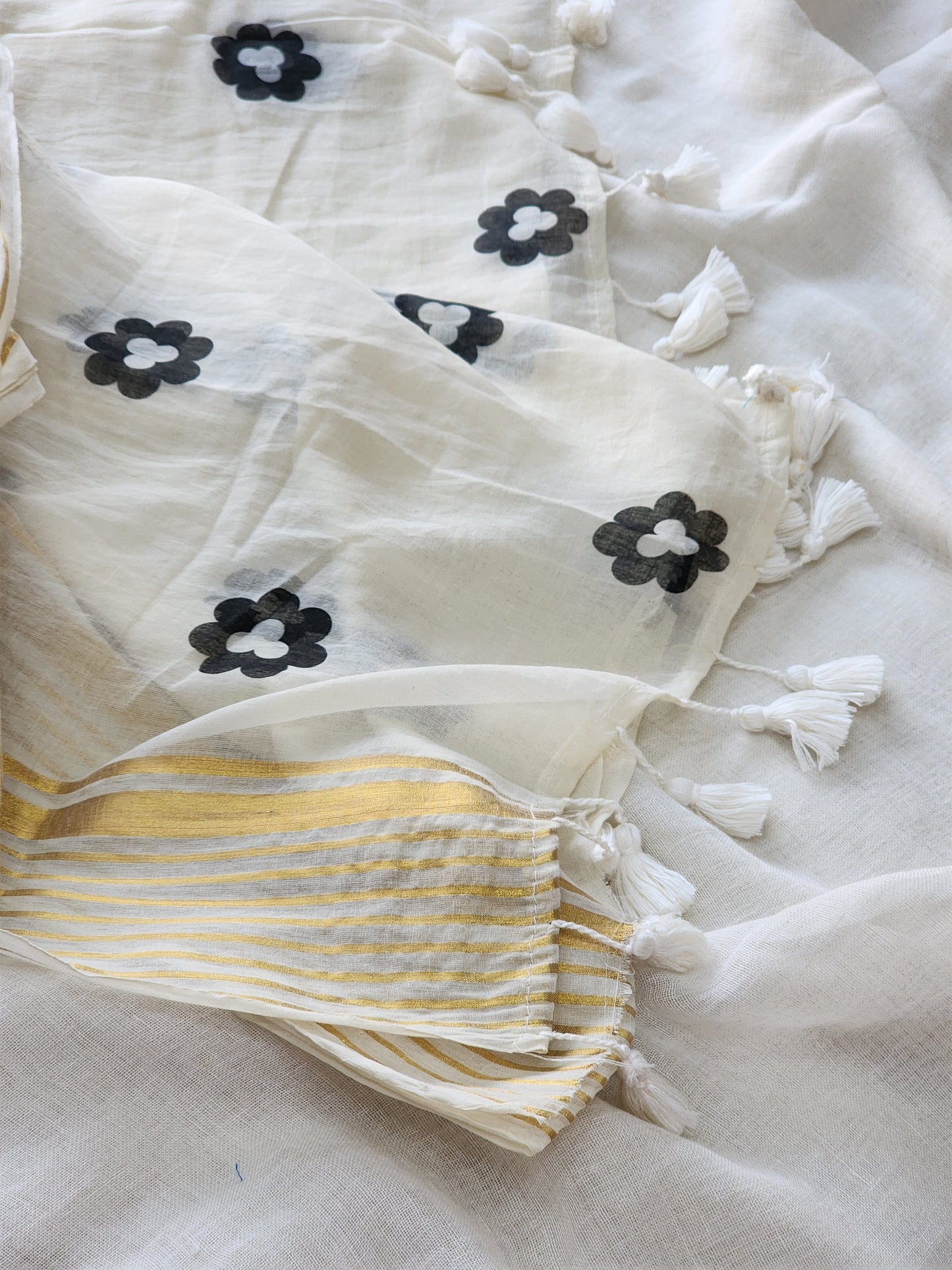 Off white mulmul cotton saree