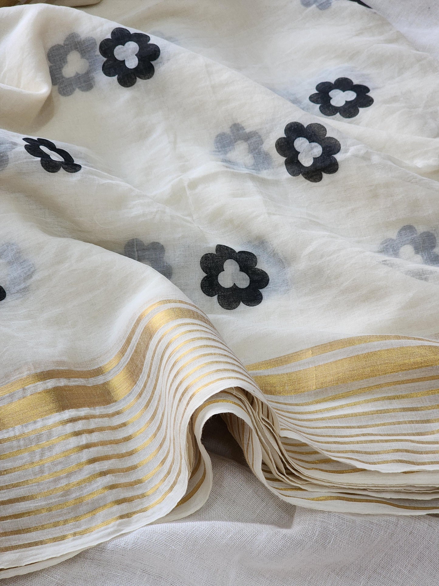 Off white mulmul cotton saree