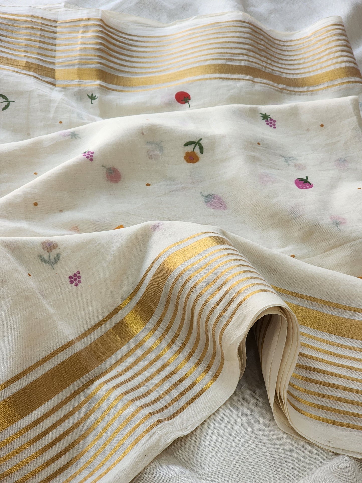 Off white mulmul cotton saree