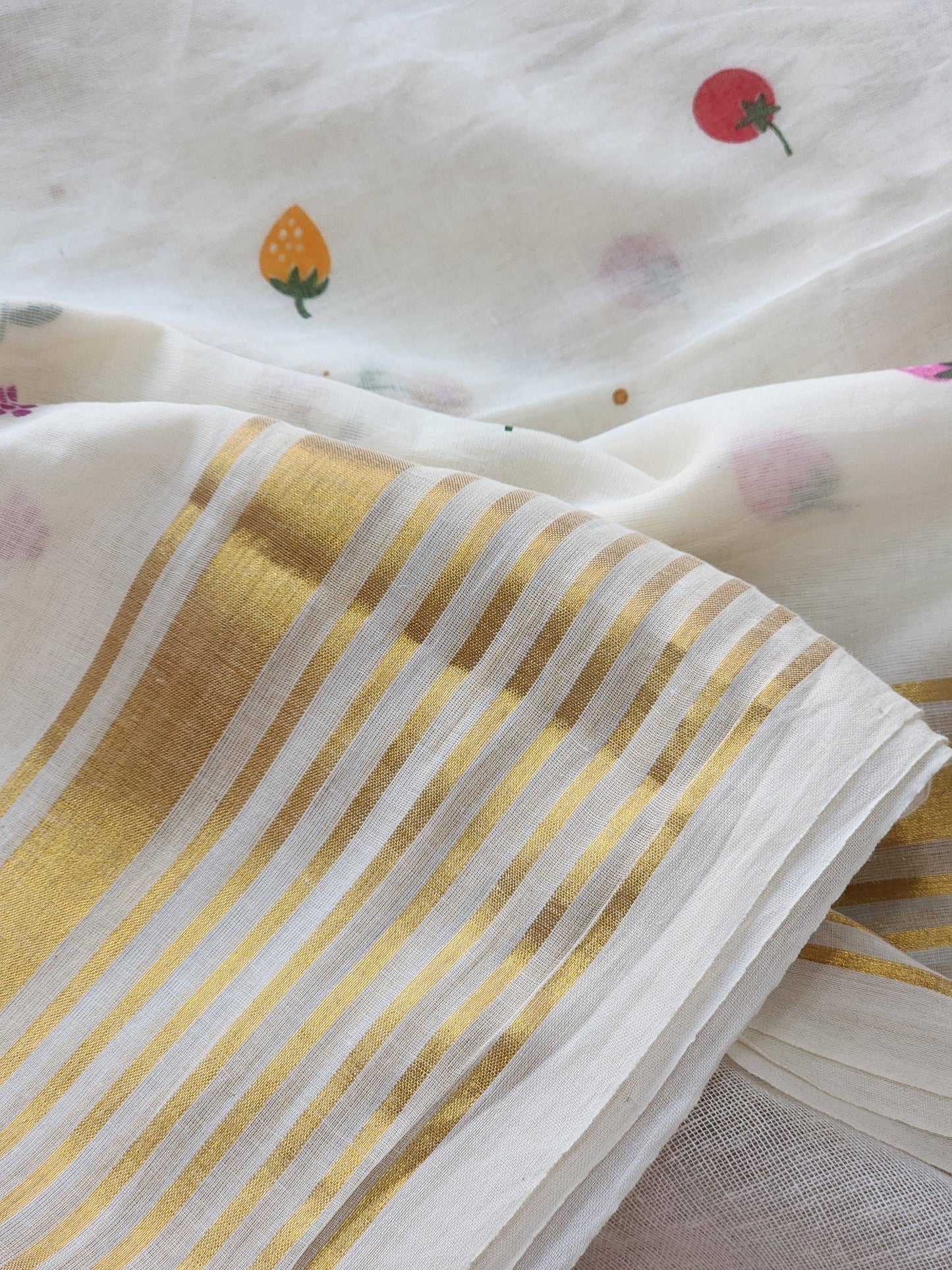Off white mulmul cotton saree