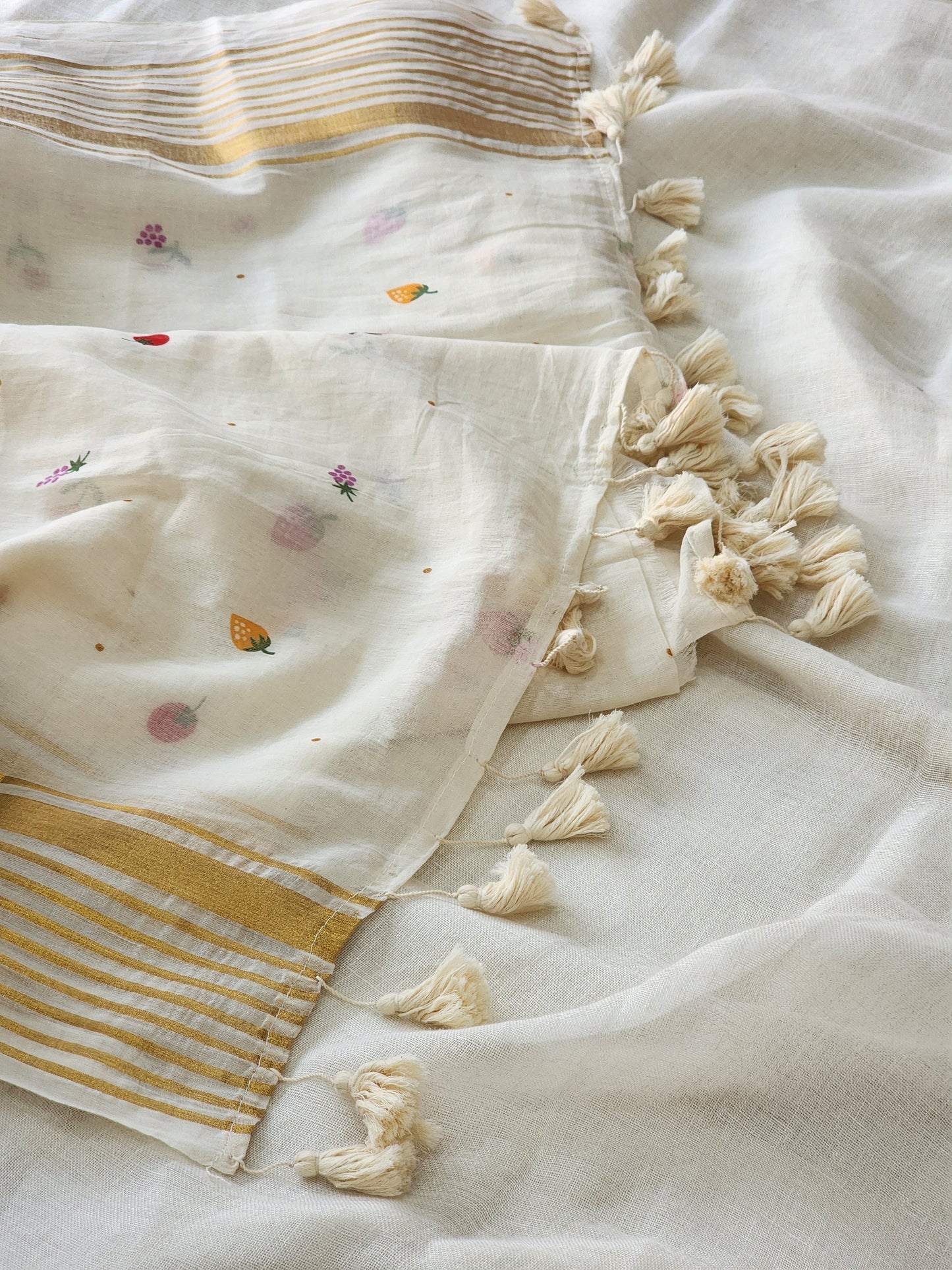 Off white mulmul cotton saree