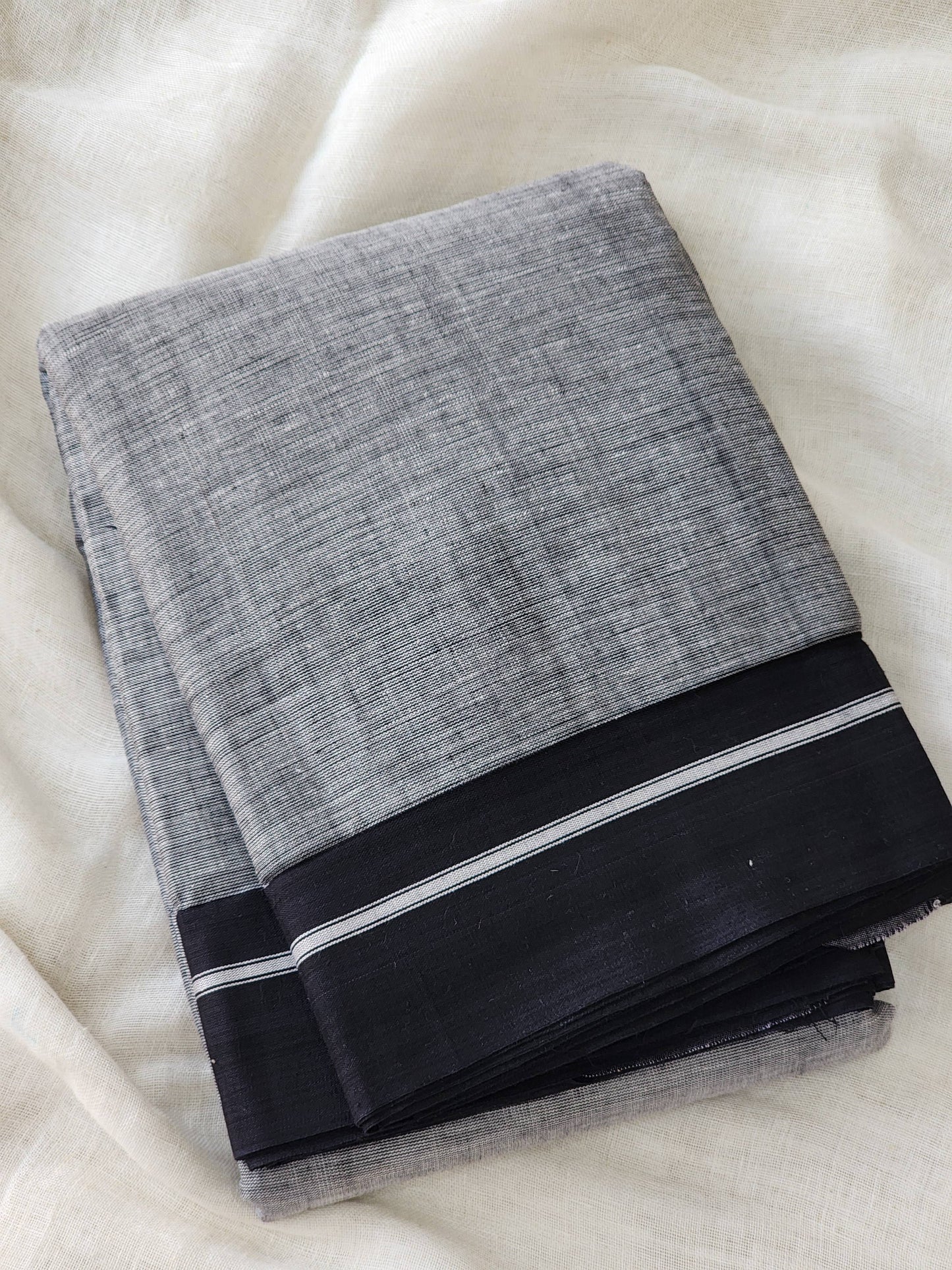 Grey patteda anchu cotton saree