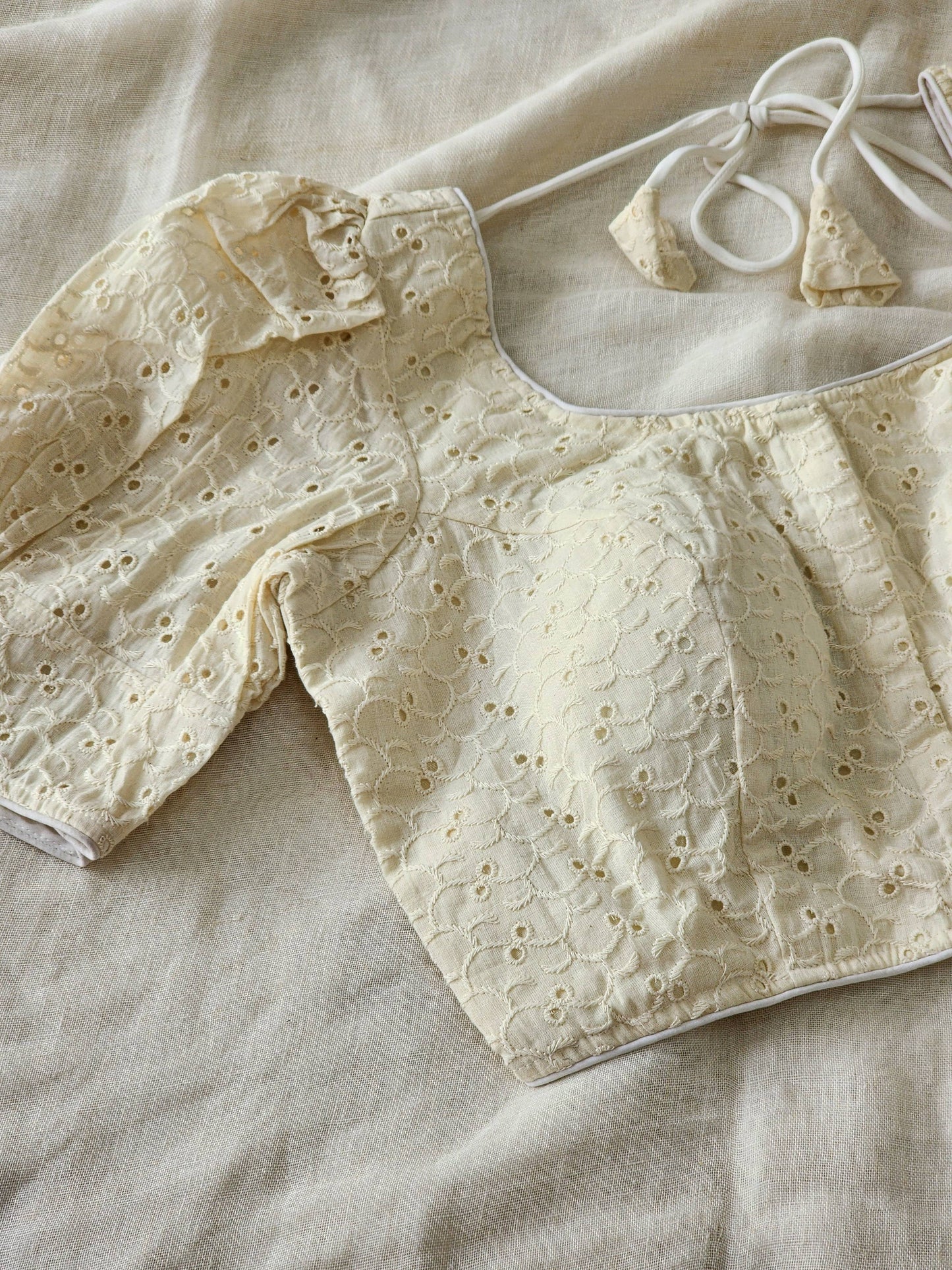 White Hakoba cotton blouse