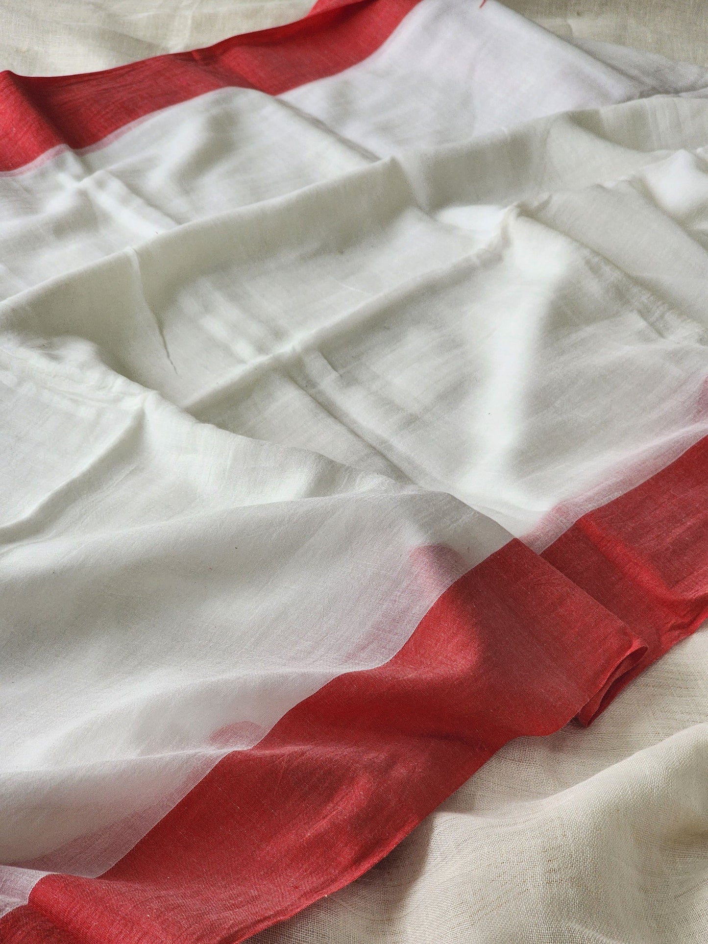 White mulmul cotton saree