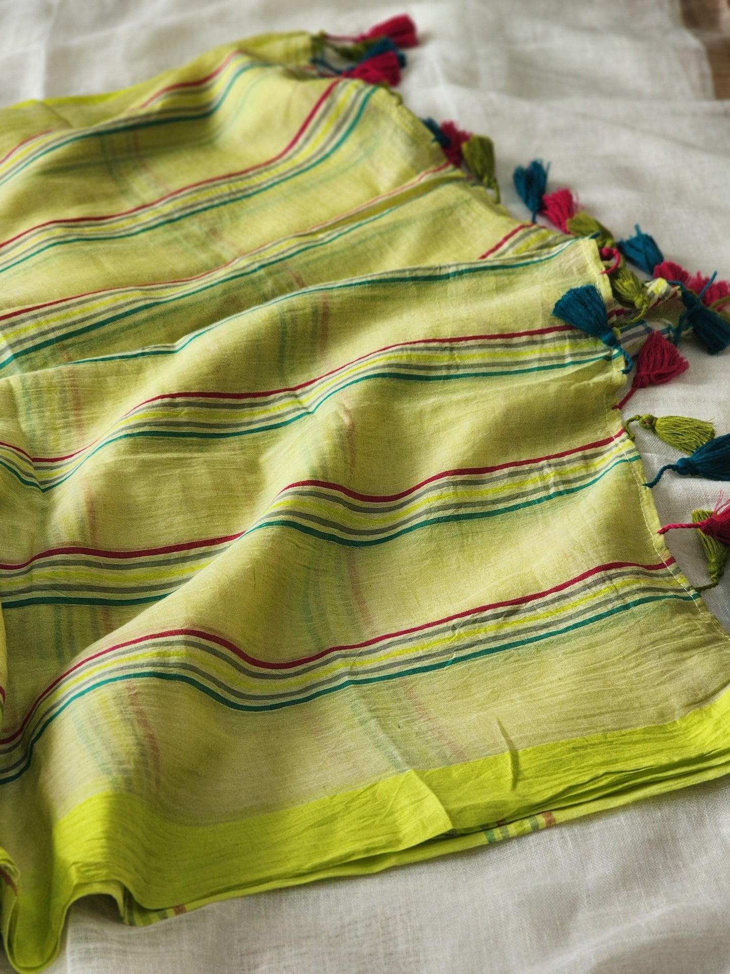 White mulmul cotton saree