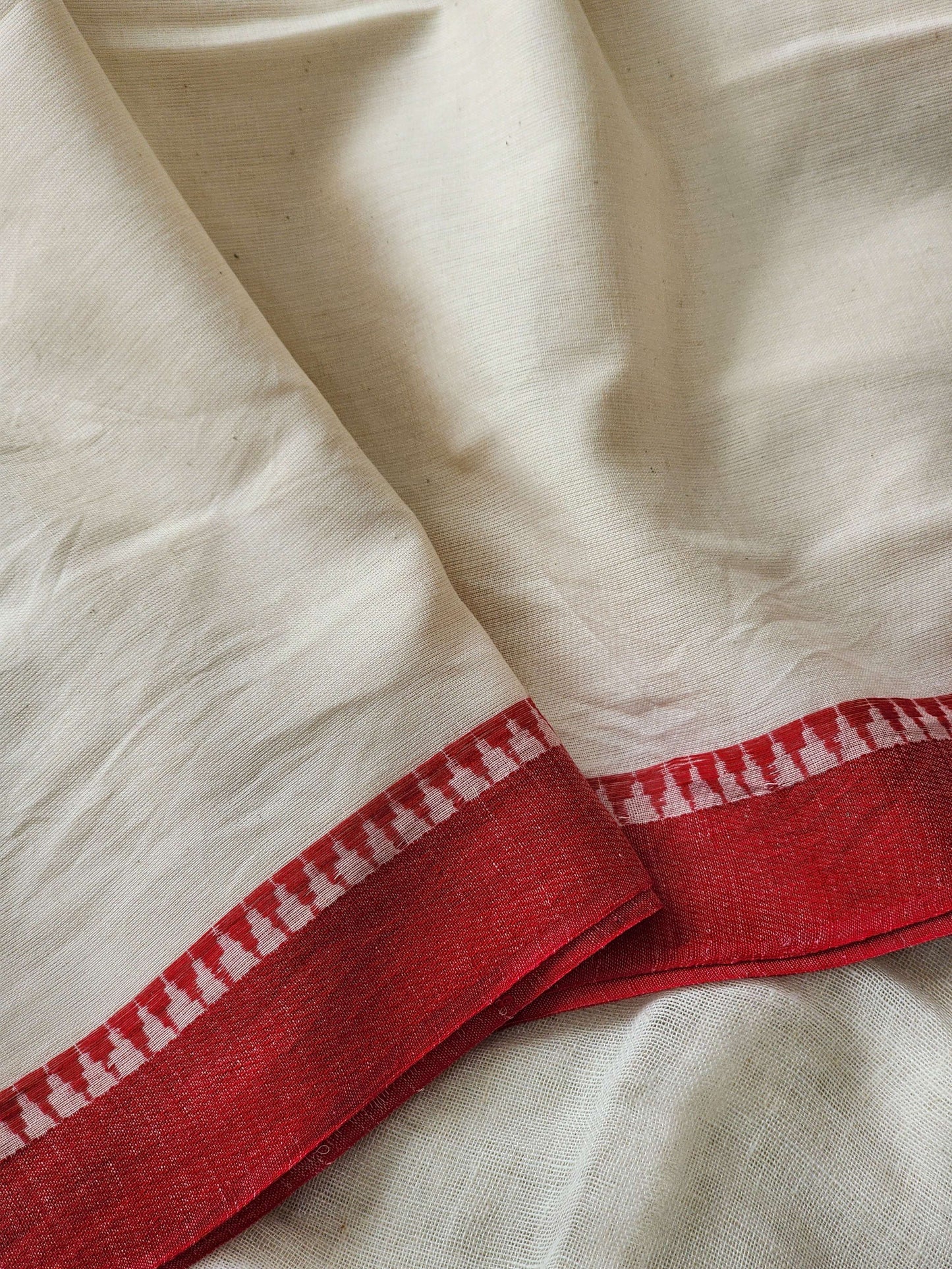 Off White Dhonekhali Cotton Saree