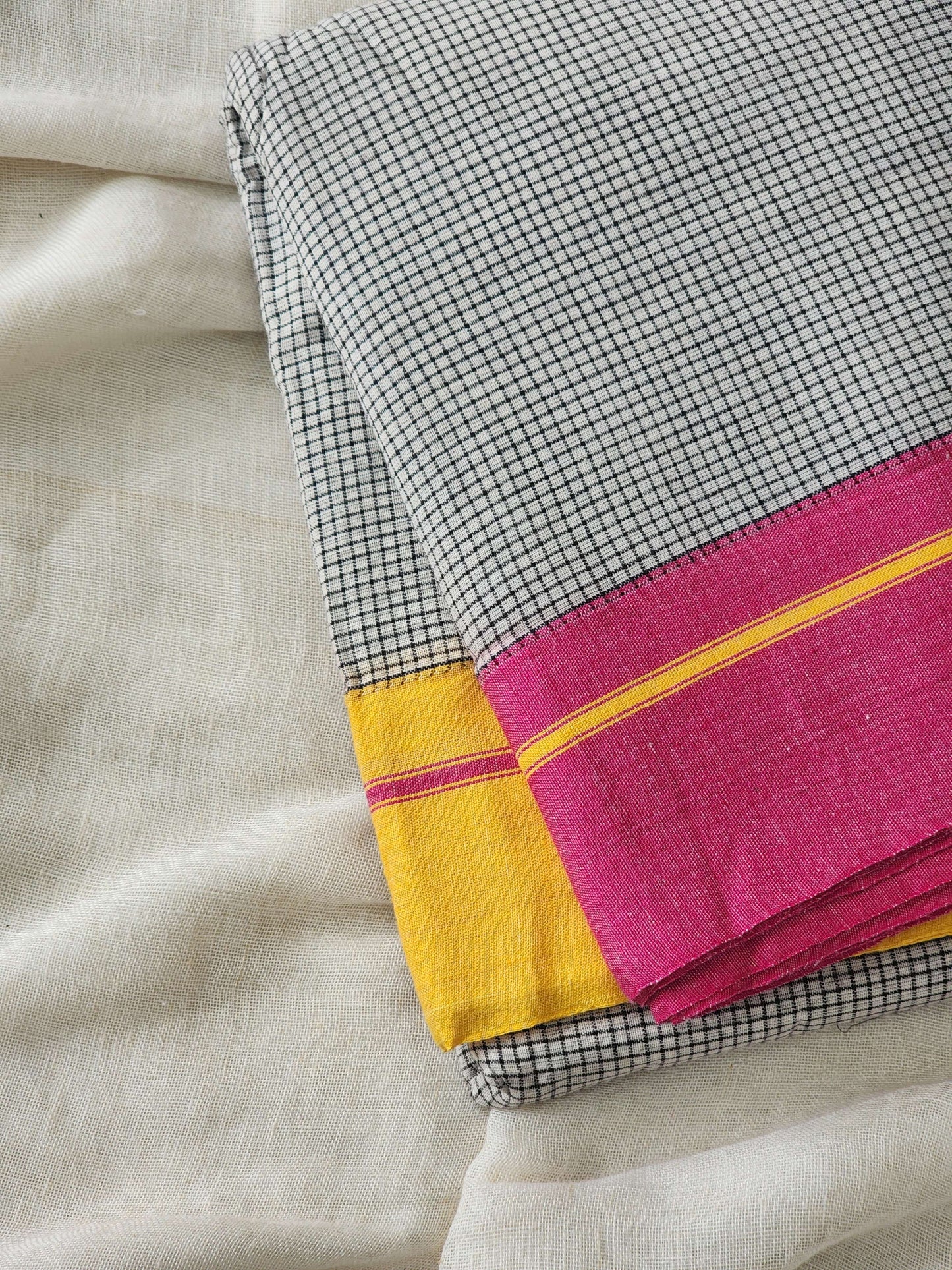 White patteda anchu cotton saree