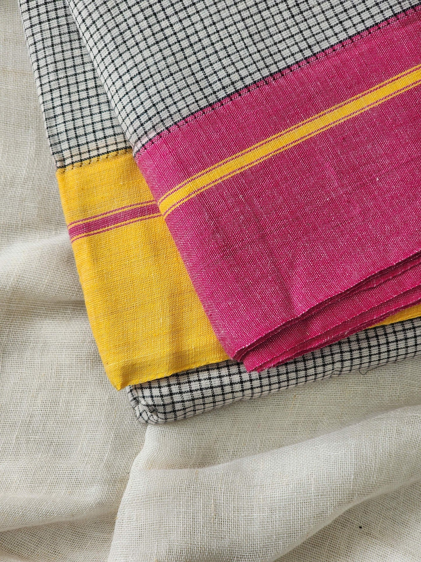 White patteda anchu cotton saree