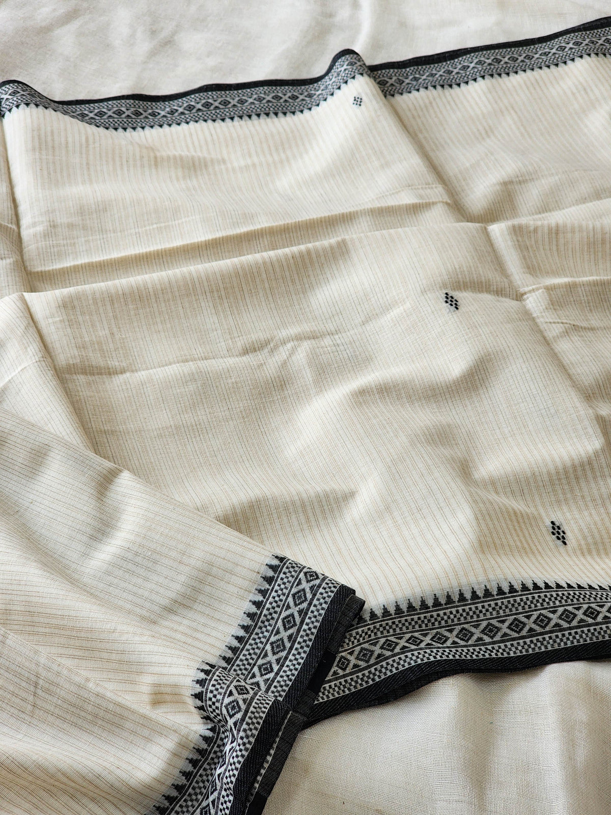 Cream Dhonekhali Cotton Saree
