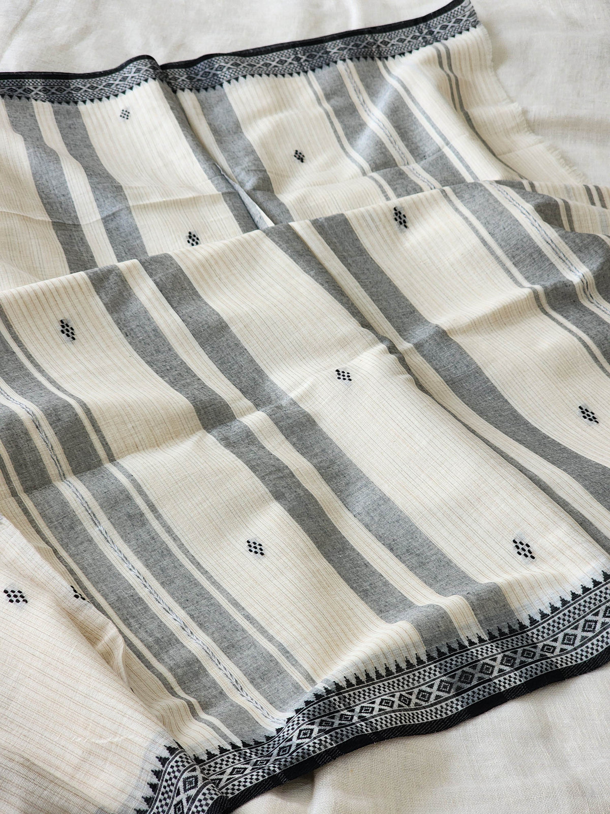Cream Dhonekhali Cotton Saree