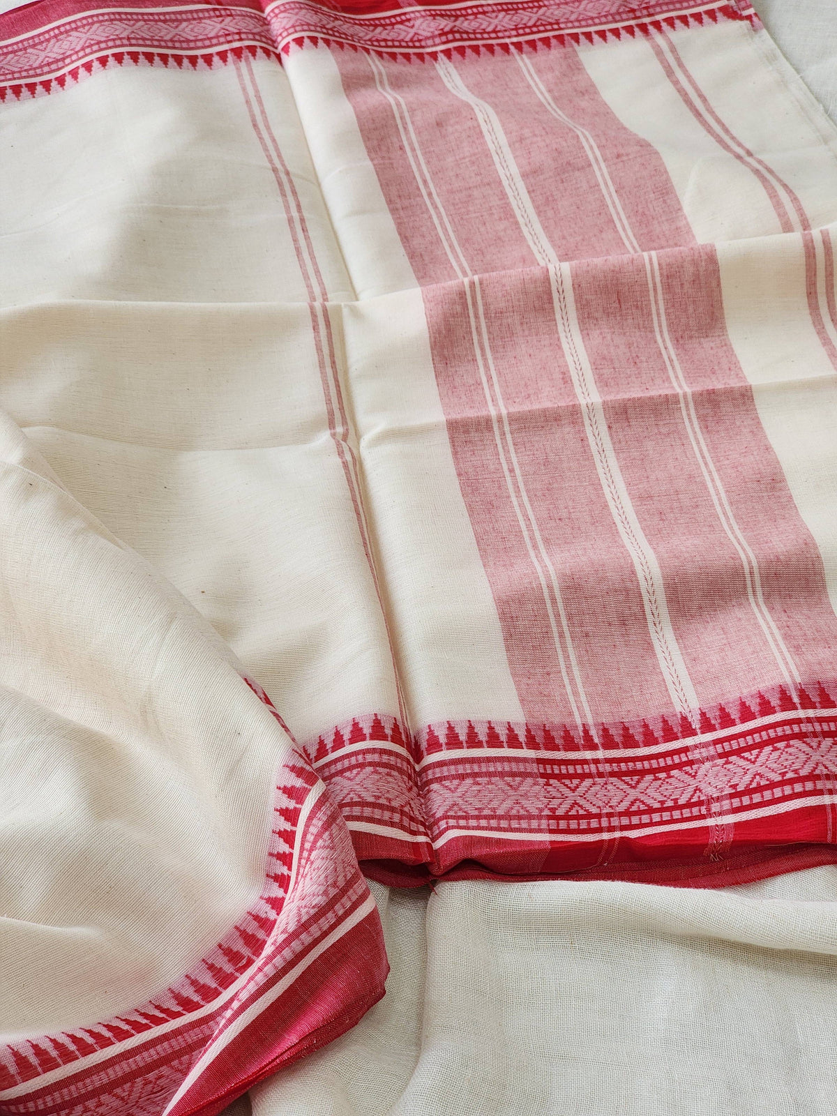 Off White Dhonekhali Cotton Saree