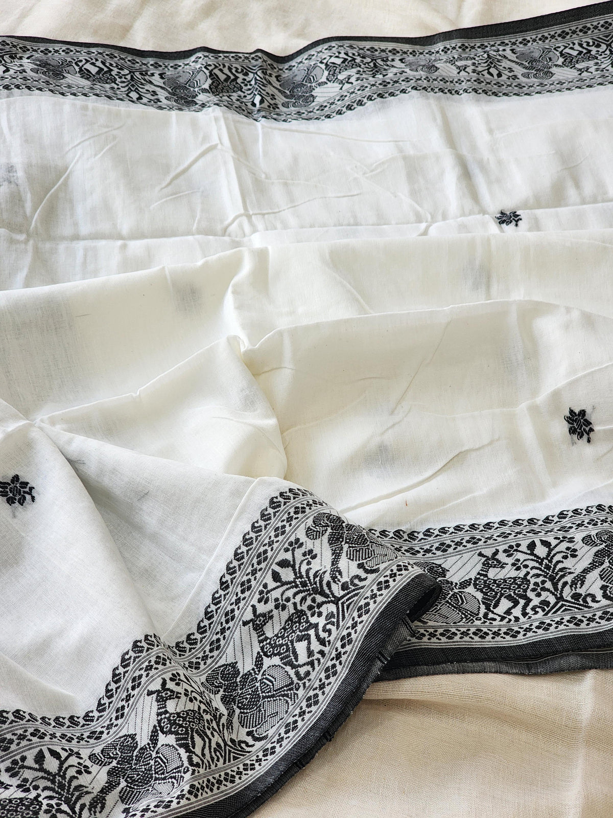 White Baluchari Cotton Saree