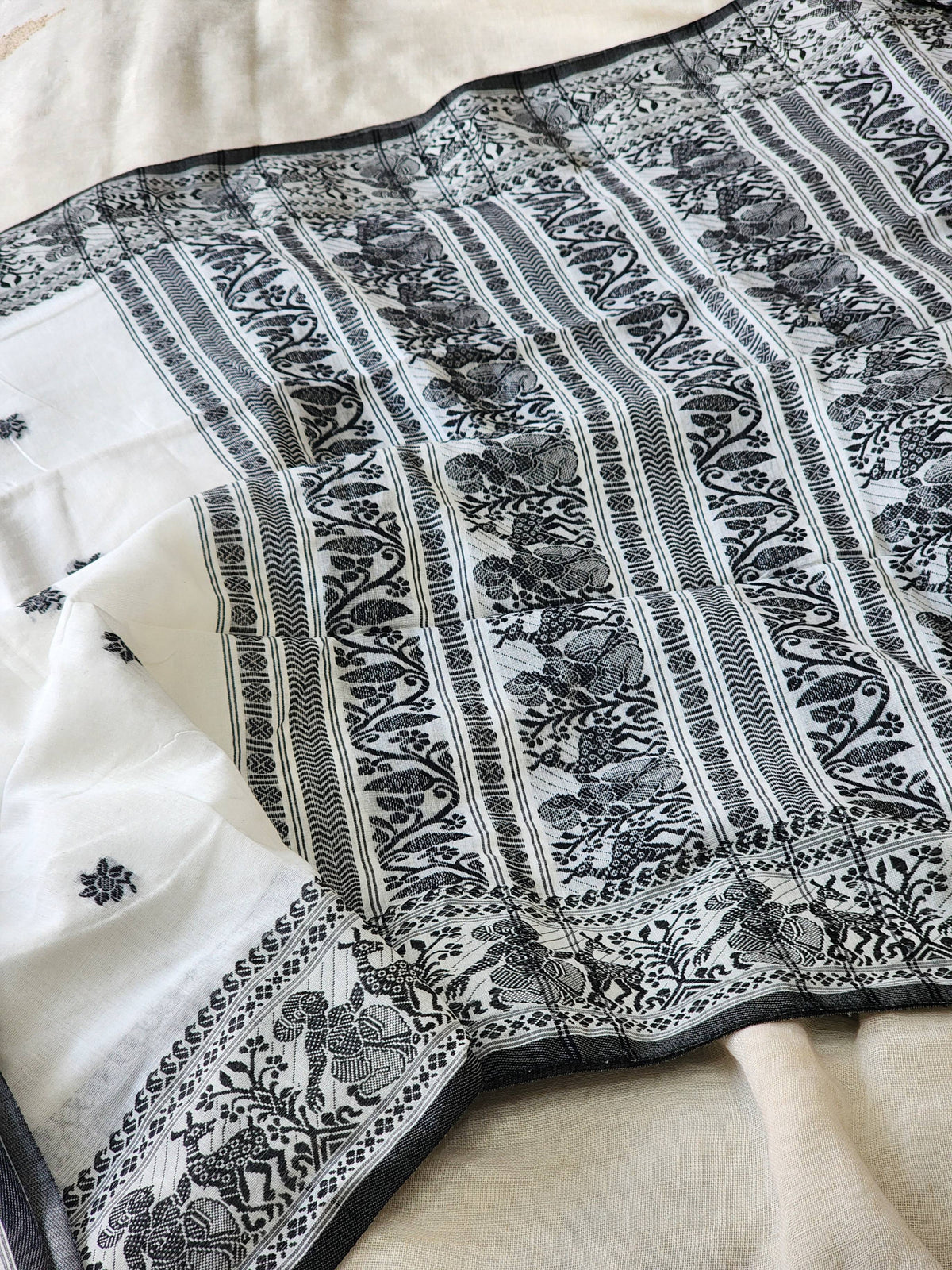 White Baluchari Cotton Saree